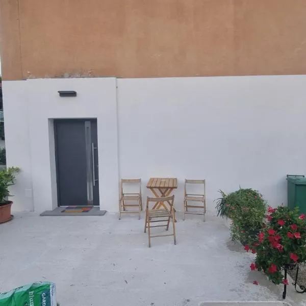 Apartma Danica，位于科巴里德的酒店