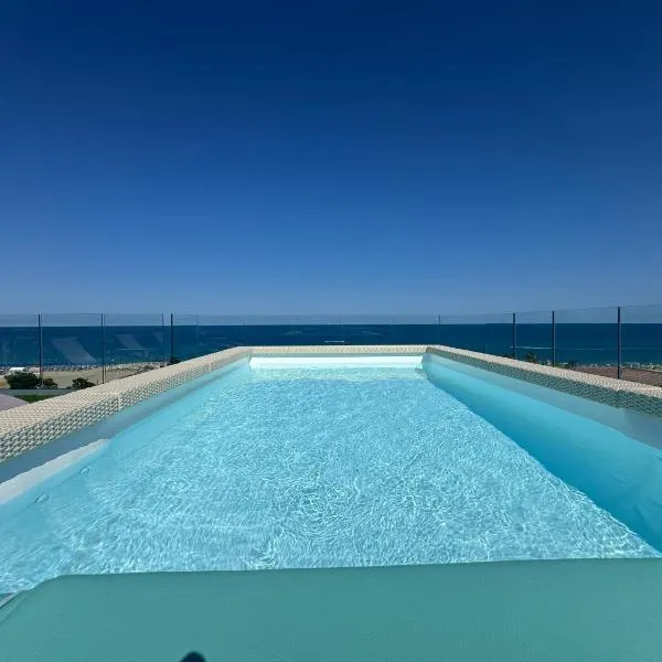 Almarea Cirò Marina，位于奇尔奥马里纳的酒店