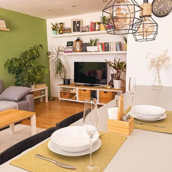 Boho Harmony Apartment，位于Rača的酒店