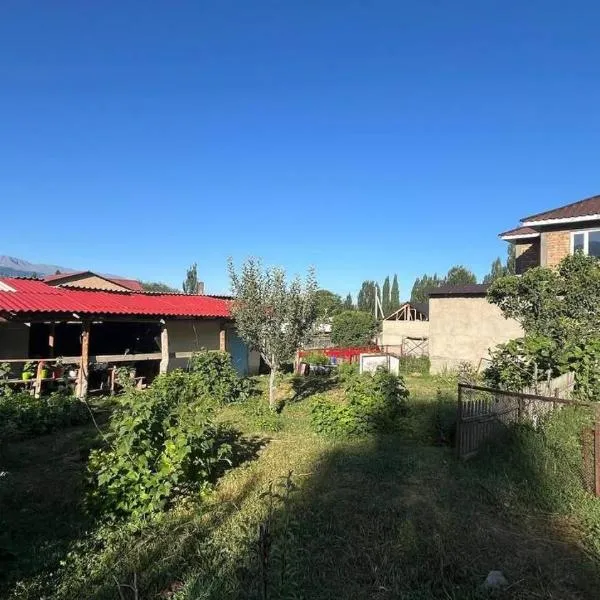 East guest house，位于Tegermenti的酒店