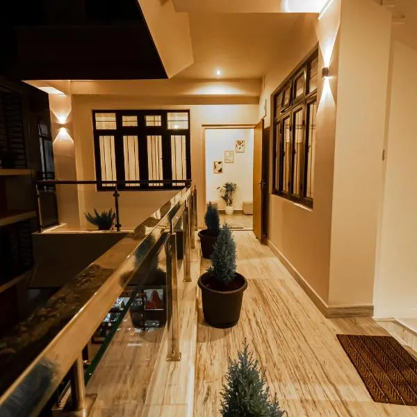 Luxe Haven Homestay，位于西隆的酒店