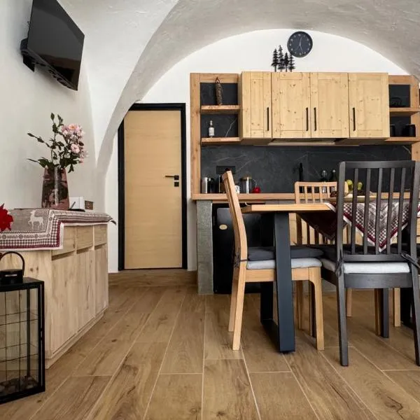 Coriva Homes - Cogolo Stube，位于科戈洛的酒店
