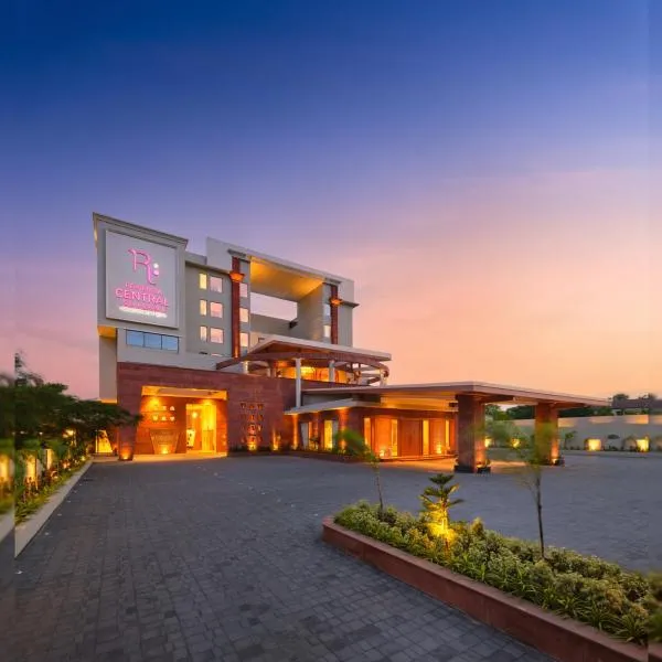 Regenta Central Shivani, Solapur，位于Kondi的酒店