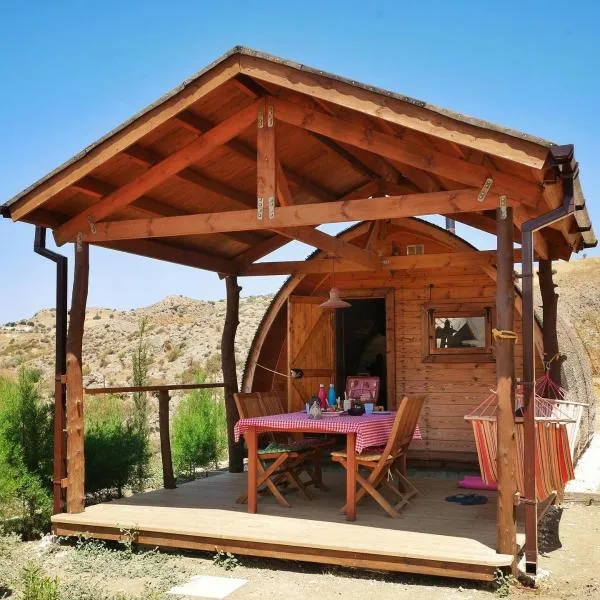 Yurts in Cyprus - Koliba Tiny House，位于Simou的酒店