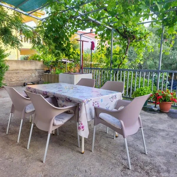 Apartment Rustical，位于诺瓦利娅的酒店