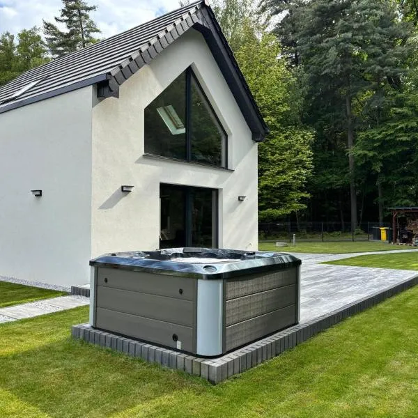 Domek z Sauną i Jacuzzi Leśne SPA，位于Lipno的酒店