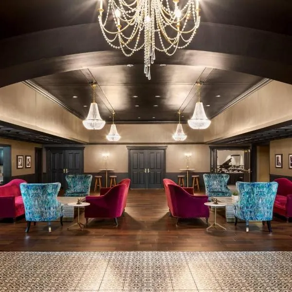 The Highlander Hotel, Ascend Hotel Collection，位于爱荷华的酒店