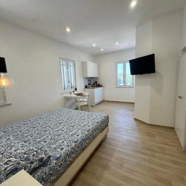 Casette in centro Por Siempre Cuatro House，位于伊斯基亚的酒店