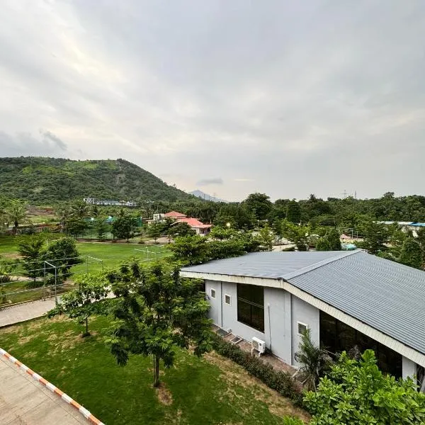 HillRock Resort & Villas, Neral-Karjat，位于卡尔贾特的酒店