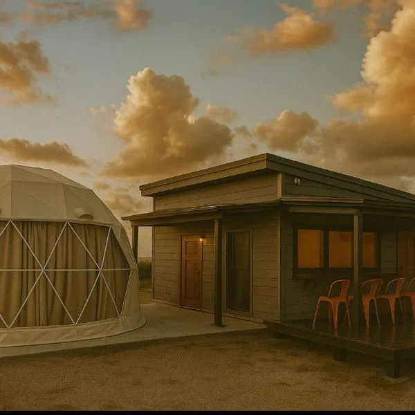 glamping base YOLO，位于今归仁村的酒店