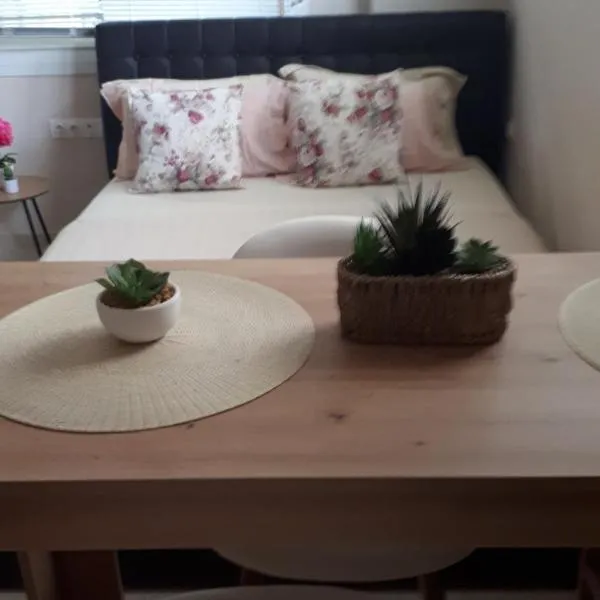 The Green Garden，位于卡泰里尼的酒店