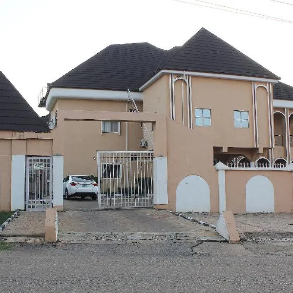 Halal Fountain Hotel Kaduna，位于卡杜纳的酒店