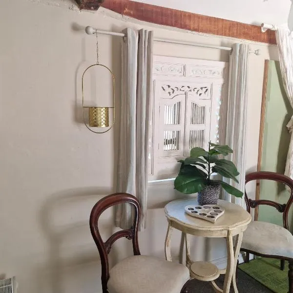charming rustic stable conversion，位于Fontaine-lʼEtalon的酒店