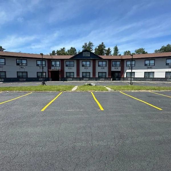 HWY 17 Hotel，位于沃瓦的酒店