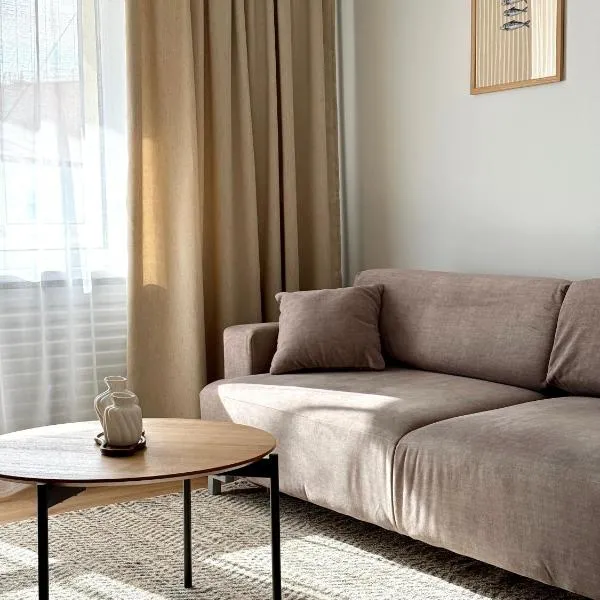 Lake Town apartments，位于扎拉赛的酒店