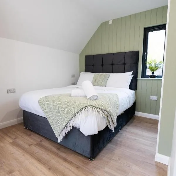 The Village at The Rocks - Luxury Glamping Resort，位于纽里的酒店