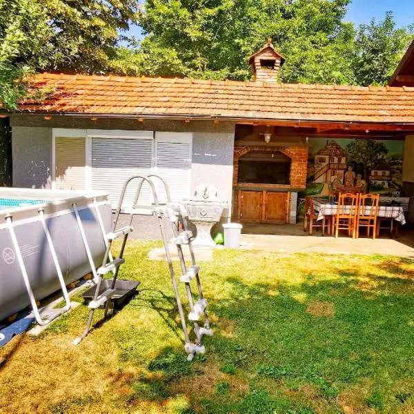 Vikendica Lukavac，位于Lukavac的酒店