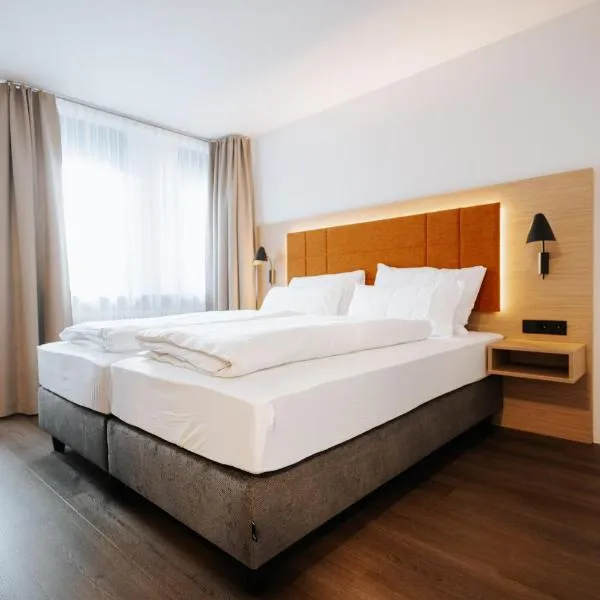 Hotel zwölf87，位于拉芬斯堡的酒店