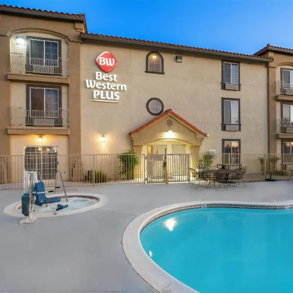 约翰杰伊贝斯特韦斯特升级套房酒店，位于帕姆代尔的酒店