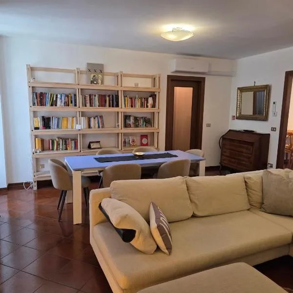Tricesimo Appartamento Suite in Centro Storico，位于Tricesimo的酒店
