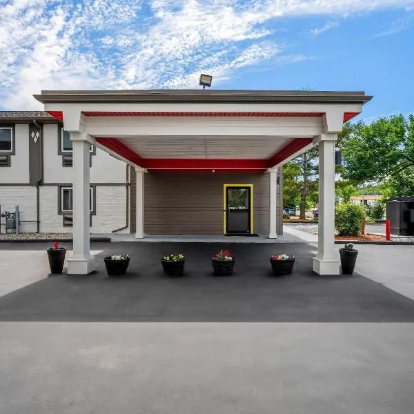 路易斯顿奥本区速8酒店，位于刘易斯顿的酒店