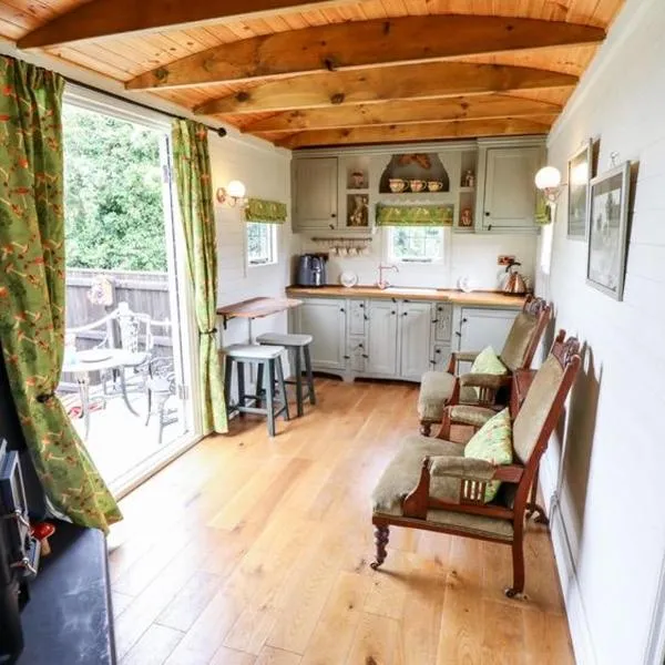 Natures Nook - Luxury XL Wagon Louth Lincolnshire，位于劳斯的酒店