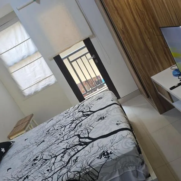 Apartemen Transpark by Lily's Room，位于Kalimanggis的酒店