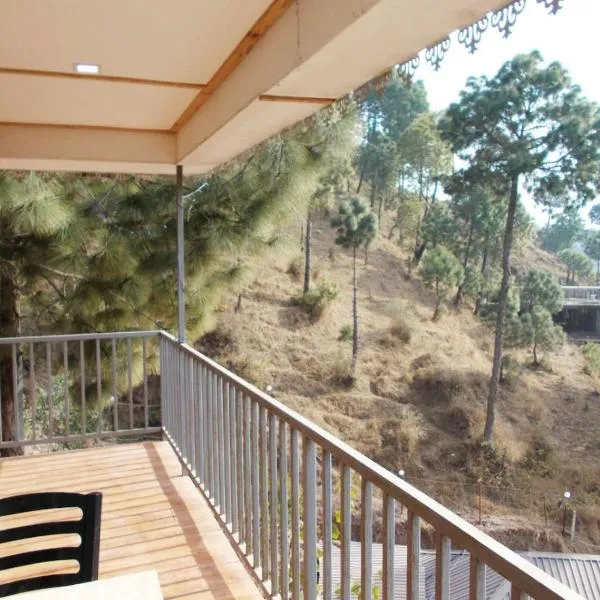 The Erica Resort & cottage , Kasauli -A Beautiful Wellness Boutique Resort，位于卡绍利的酒店