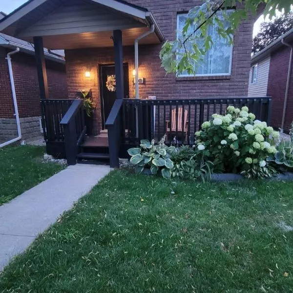 Beautiful newly designed Luxurious Apartment，位于温莎的酒店