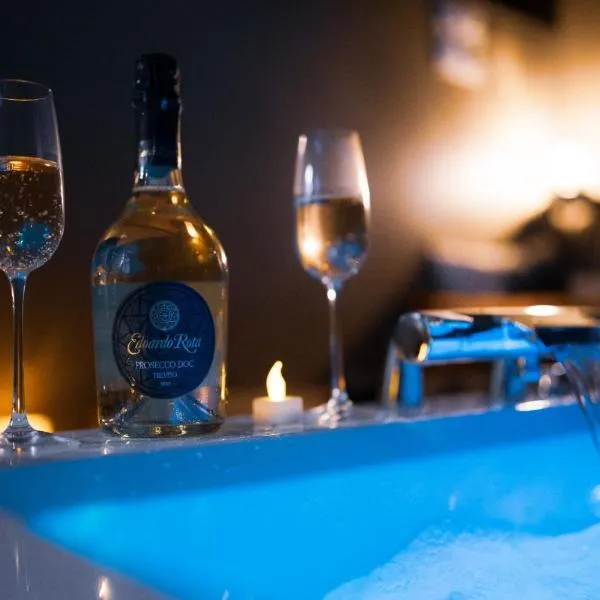 L'Alcôve Hennebont - Balnéo - Love Room，位于埃讷邦的酒店