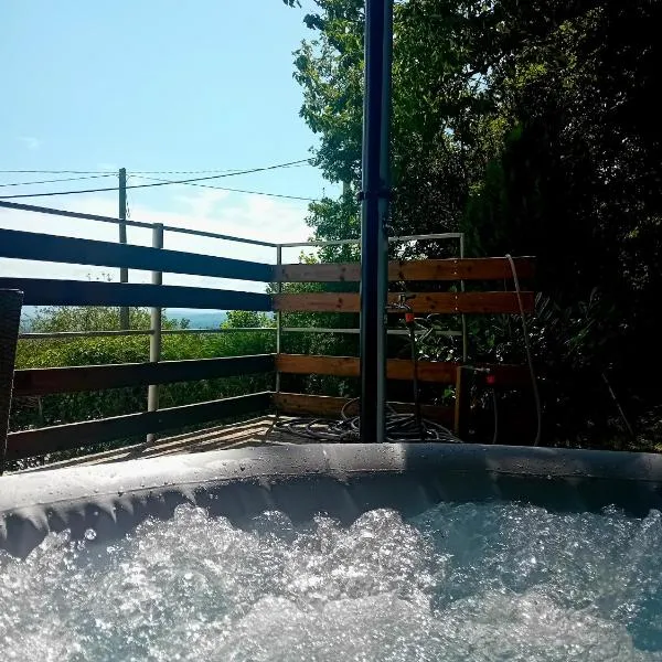 Holiday Home Nature Plesivica，位于亚斯特雷巴斯科的酒店