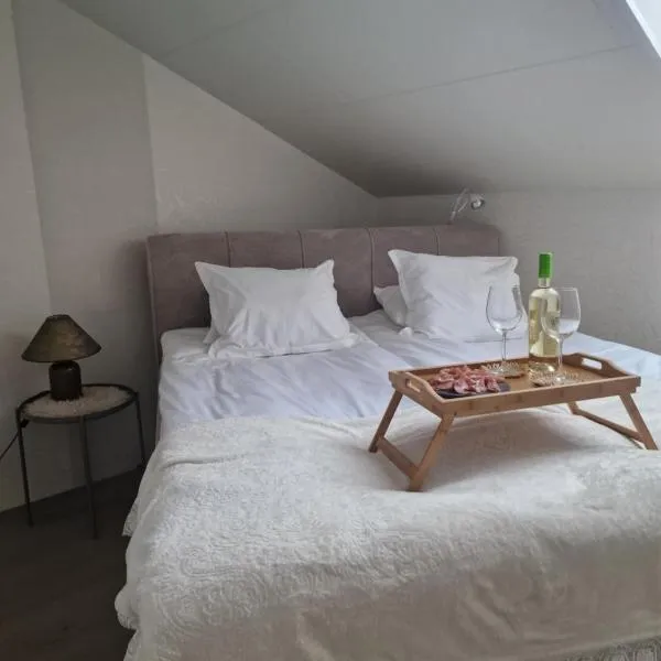Cozy apartment Isabell，位于Fjälkinge的酒店