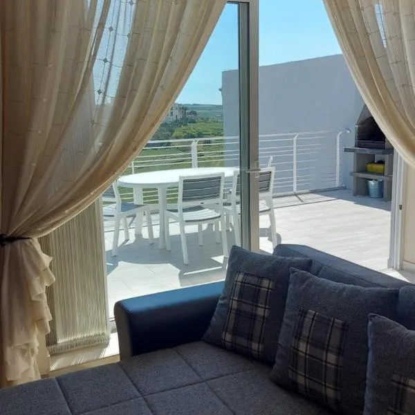 Trilogy Penthouse, Holiday Home, Gozo，位于Kerċem的酒店