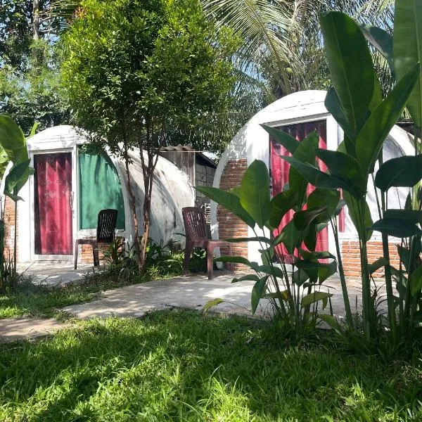 The Bear Bungalow，位于贡布的酒店