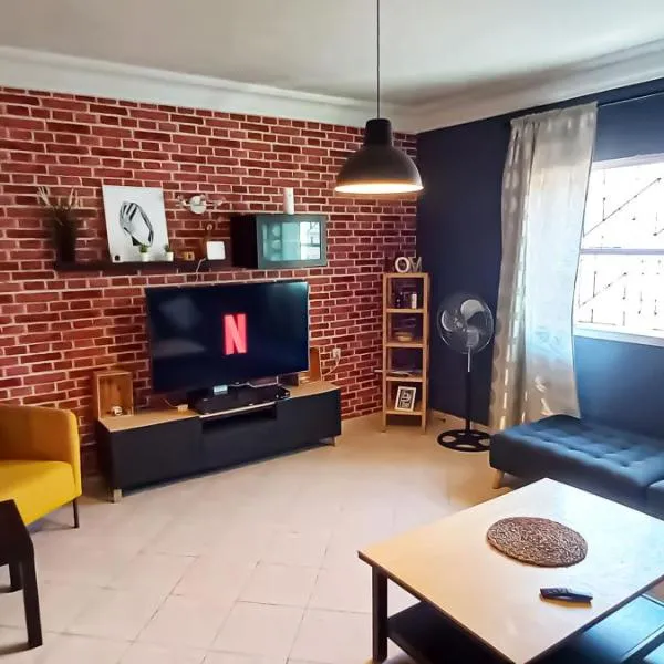 Budget-Friendly Apartment Near AirPort，位于诺阿瑟的酒店