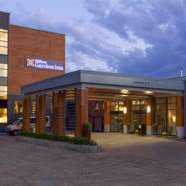 伯灵顿市中心希尔顿花园酒店，位于伯灵顿的酒店