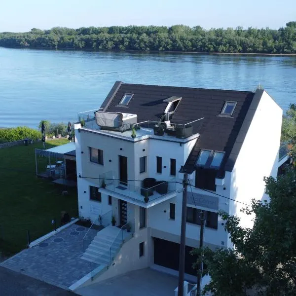 Duna Corner Panzió，位于Verőce的酒店