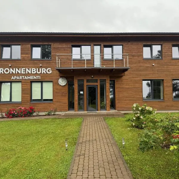 Ronnenburg apartamenti，位于Rauna的酒店