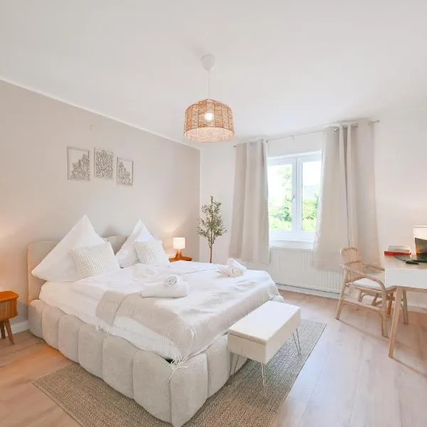 Frisch sanierte City-Wohnung mit Workspace，位于雷姆沙伊德的酒店