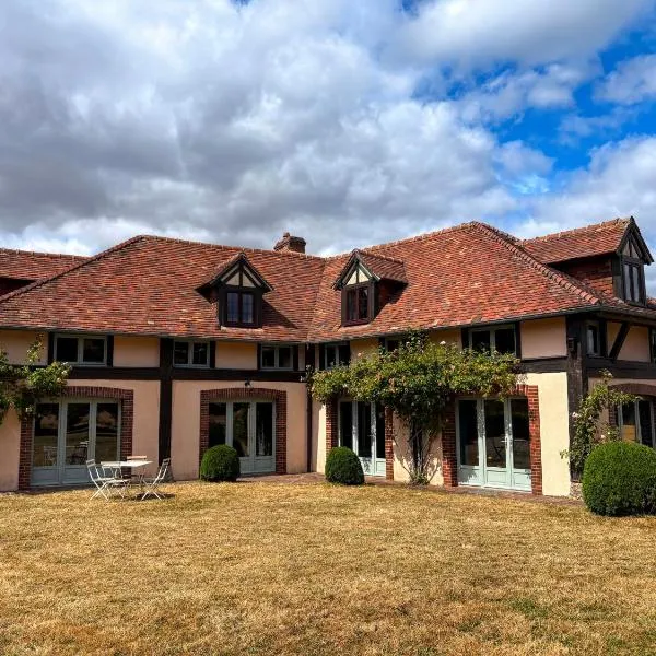 12 couchages près du Domaine de Montireau，位于Montireau的酒店