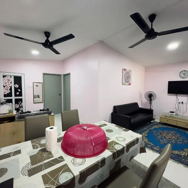 Homestay D Makmur UNIT 2，位于丰盛港的酒店