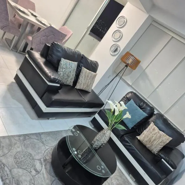 Moderno y cómodo apartamento，位于库库塔的酒店