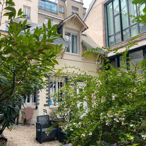 Love House - Maison entière et son jardin - Rare à Paris，位于巴黎的酒店