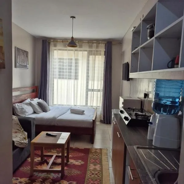 Girani Luxe Homes- Elegant comfy studio with A pool，位于Kiambu的酒店