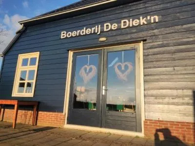 Boerderij De Diek'n，位于Zeerijp的酒店