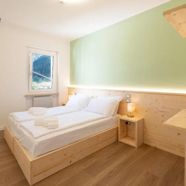 Comune Rustico Sport Hotel，位于阿尔塔泰尔梅的酒店