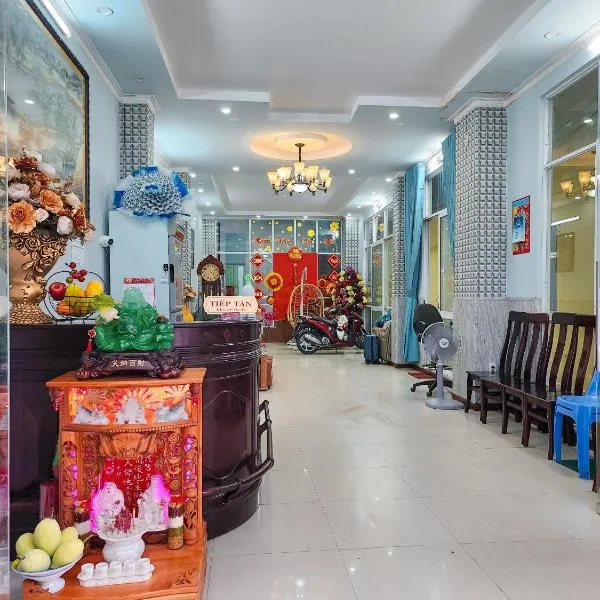 Khách Sạn THU NGUYỄN - BẾN NINH KIỀU，位于芹苴的酒店