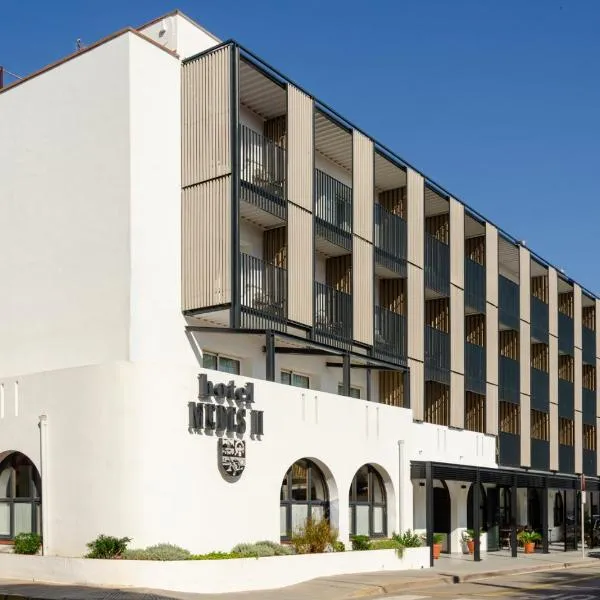 梅德斯二世酒店，位于埃斯塔蒂特的酒店