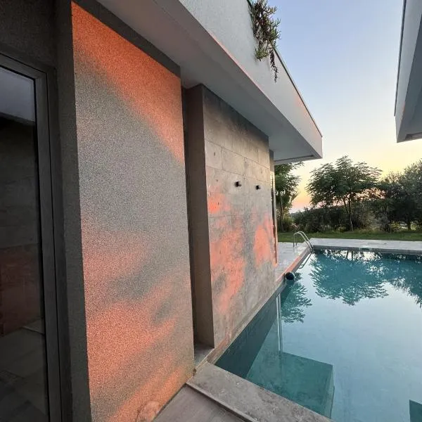 Hilltop Villa，位于Shetaj的酒店