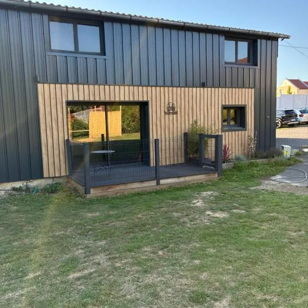 Le Hangar - Studio esprit industriel，位于Pont-Rémy的酒店